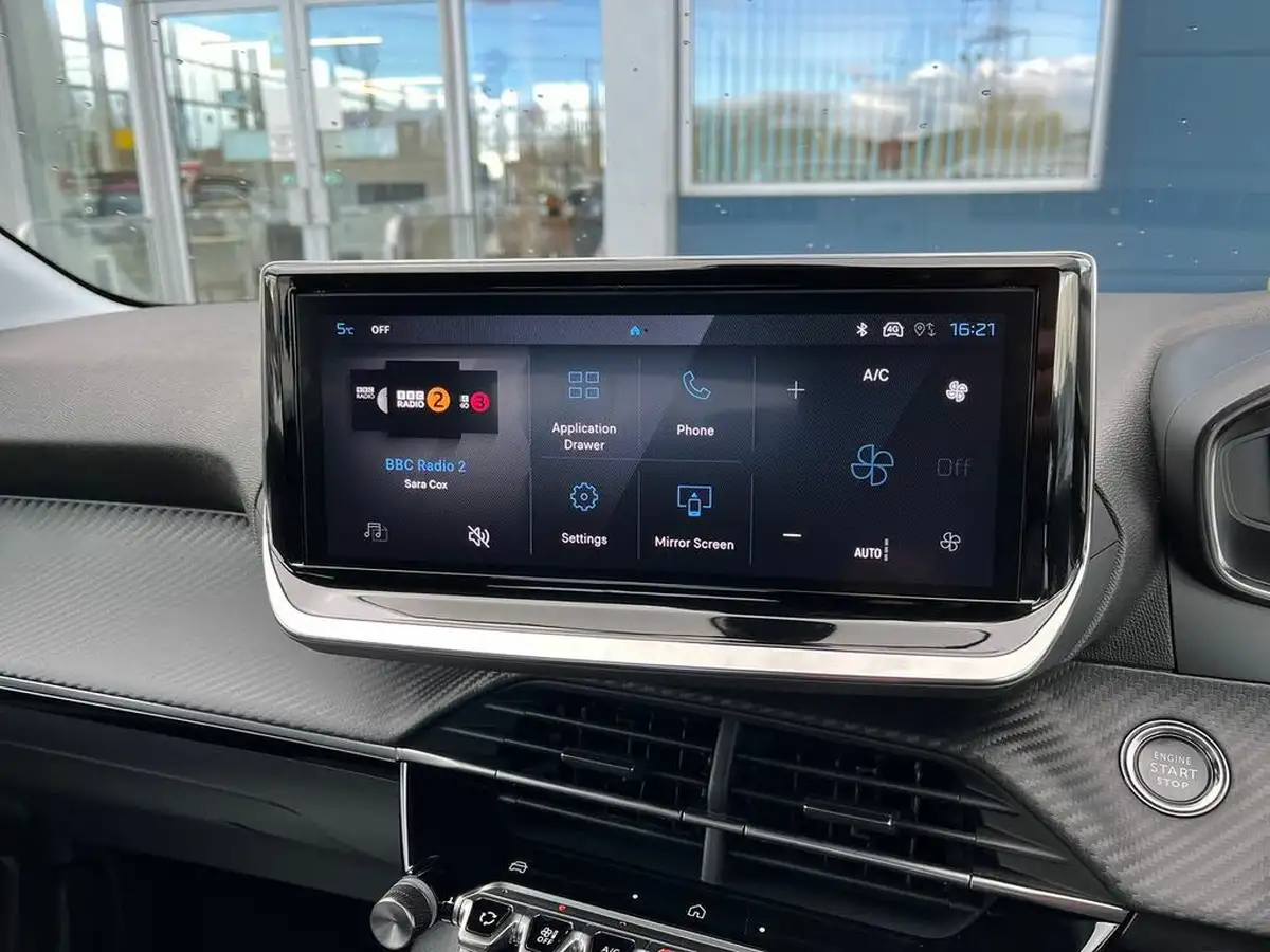 2024-peugeot-208-12-puretech-allure-big-18
