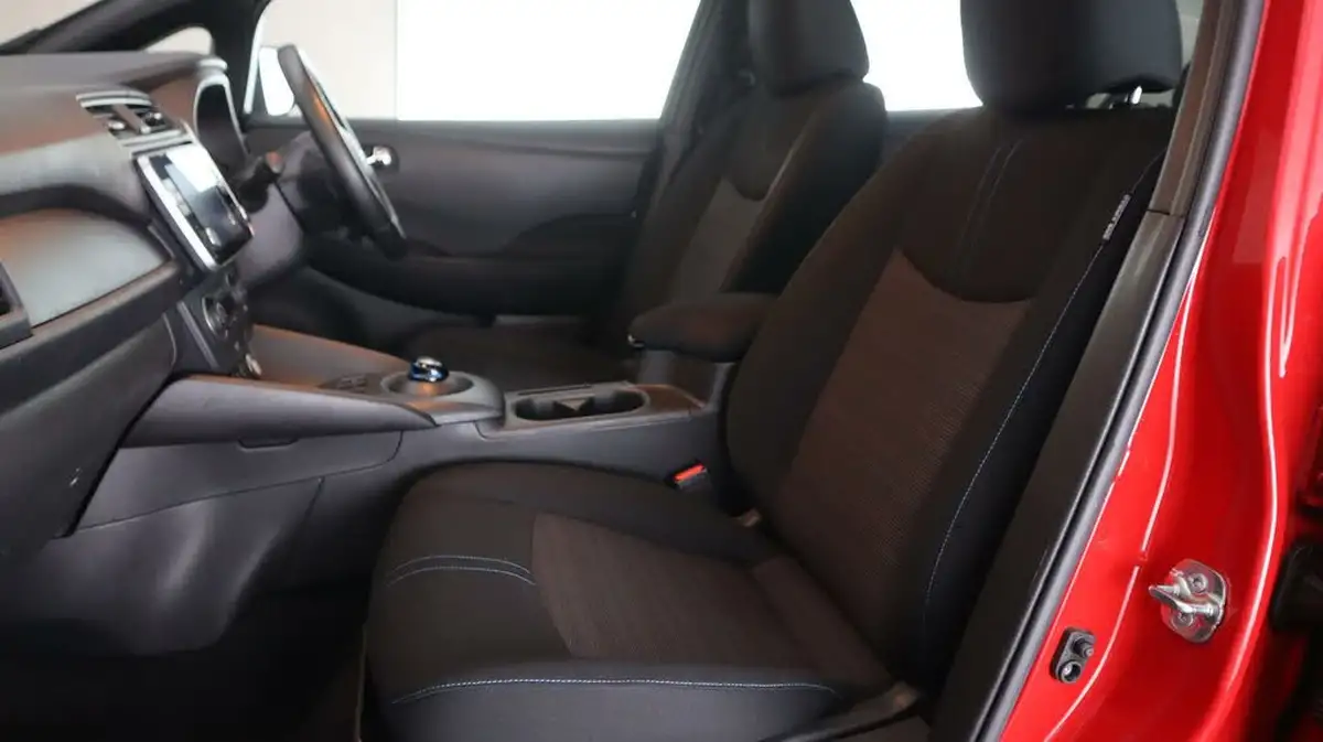 2021-nissan-leaf-e-acenta-big-13