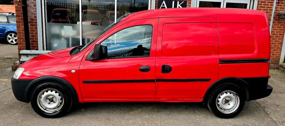 2011-vauxhall-combo-13td-1700-panel-big-3