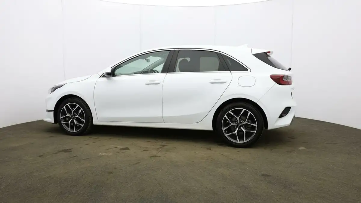 2022-kia-ceed-15-t-gdi-3-hatchback-big-60
