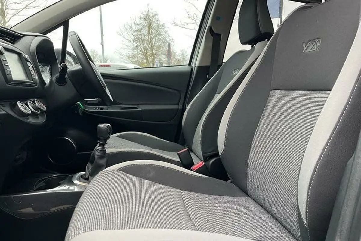 2020-toyota-yaris-15-vvt-i-y20-111bhp-1496cc-big-18