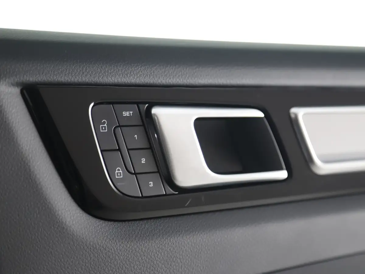 2022-porsche-cayenne-30-v6-platinum-edition-coupe-big-41