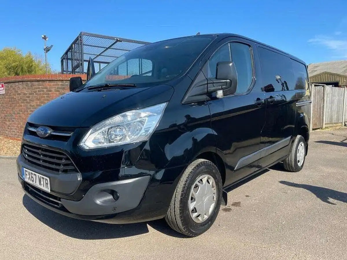 2017-ford-transit-custom-20tdci-290-l2h1-trend-105pseu6-panel-van-big-0