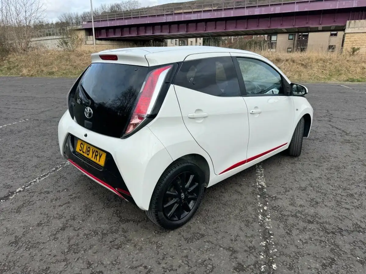 2018-toyota-aygo-10-vvt-i-x-press-71bhp-big-6