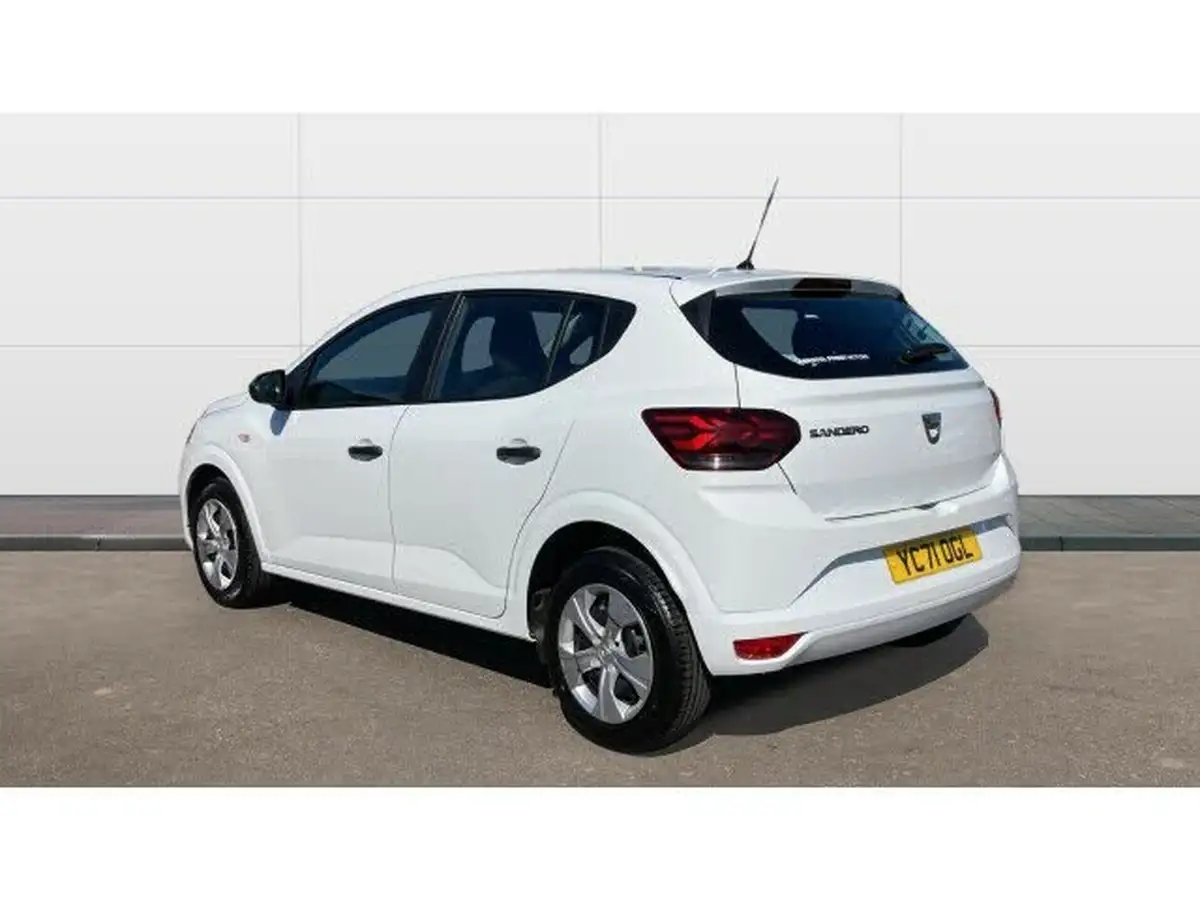 2021-dacia-sandero-10-sce-essential-big-1