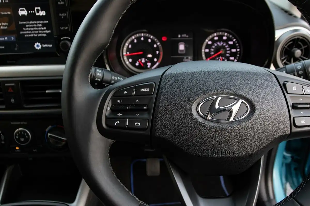 2020-hyundai-i10-10-premium-big-18
