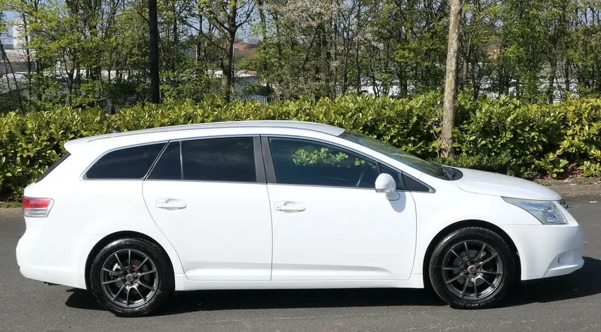 2010-toyota-avensis-18-tr-v-matic-estate-5d-1798cc-big-8