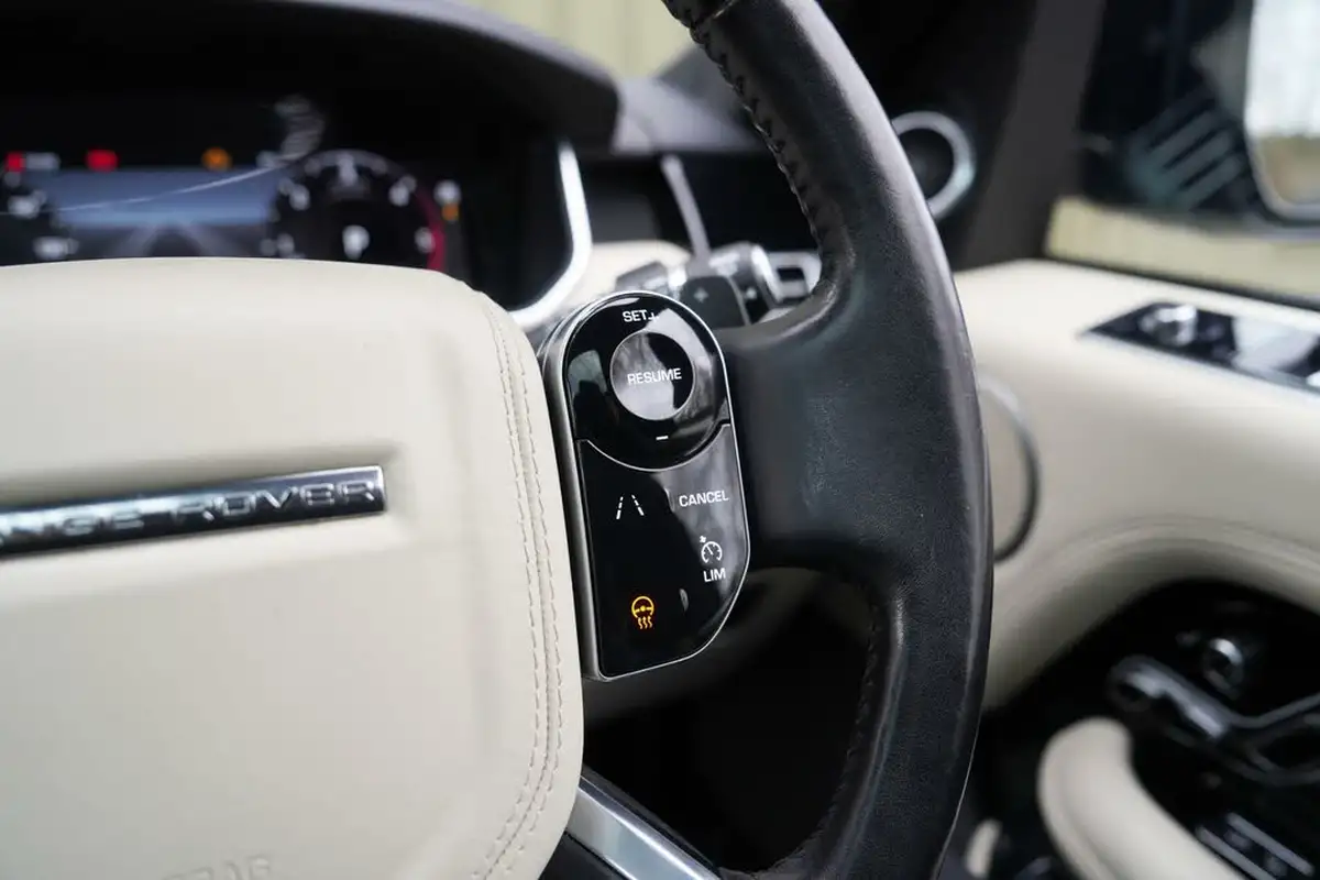 2020-land-rover-range-rover-44-sdv8-vogue-big-30
