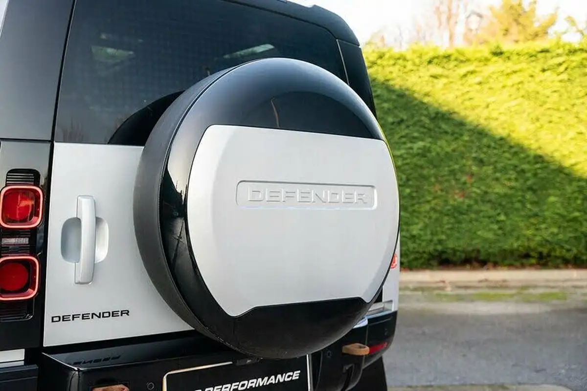 2023-land-rover-90-defender-30-d250-x-dynamic-hse-big-18