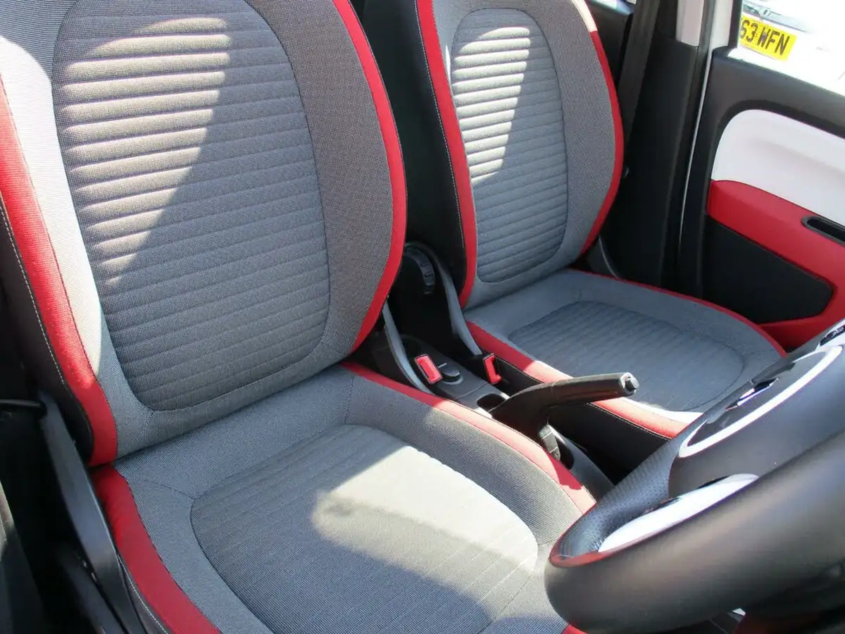 2016-renault-twingo-10-sce-the-color-run-special-edition-big-11