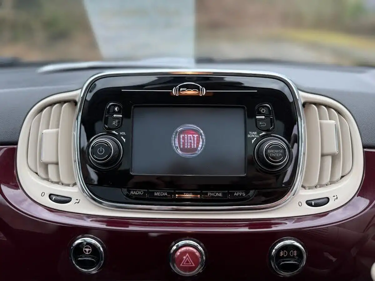 2016-fiat-500-12-lounge-big-10