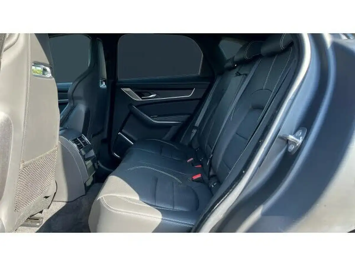 2024-jaguar-f-pace-20-d200-r-dynamic-hse-black-big-3