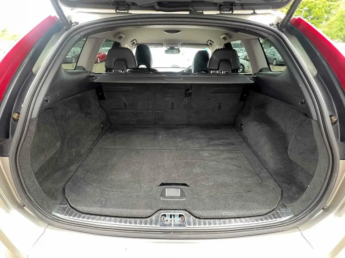 2015-volvo-xc60-24td-d4-se-lux-181bhp-nav-ss-big-30