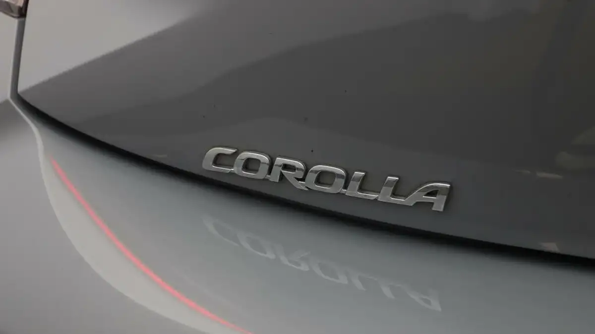 2020-toyota-corolla-18-vvt-i-excel-trk-hatchback-big-19