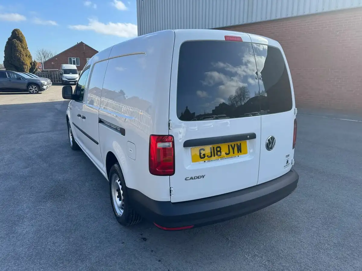 2018-volkswagen-caddy-maxi-20tdi-c20-maxi-startline-bmt-102pseu6-panel-big-4