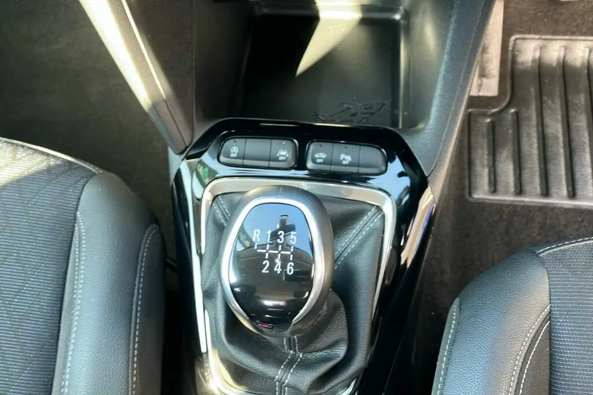 2020-vauxhall-corsa-12-turbo-elite-nav-premium-big-13