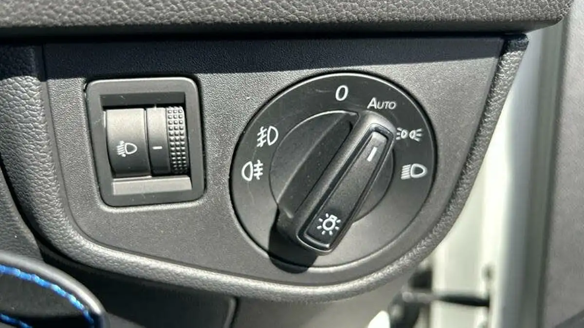 2022-volkswagen-polo-10-tsi-r-line-110ps-dsg-big-14