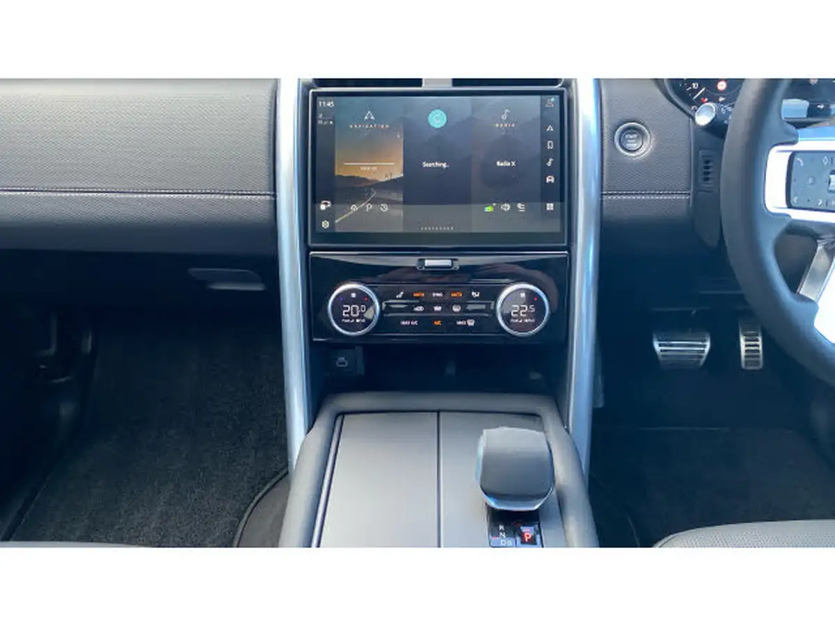 2024-land-rover-discovery-30-d350-dynamic-hse-big-57