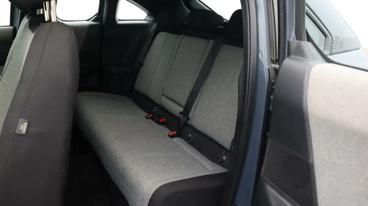 2021-mazda-mx-30-e-se-l-lux-big-16