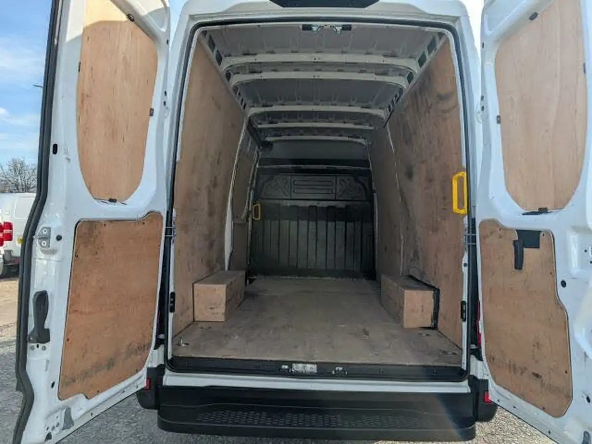 2023-iveco-daily-s-class-23td-35s14v-business-3520mm-h2-136pseu6dt-big-8