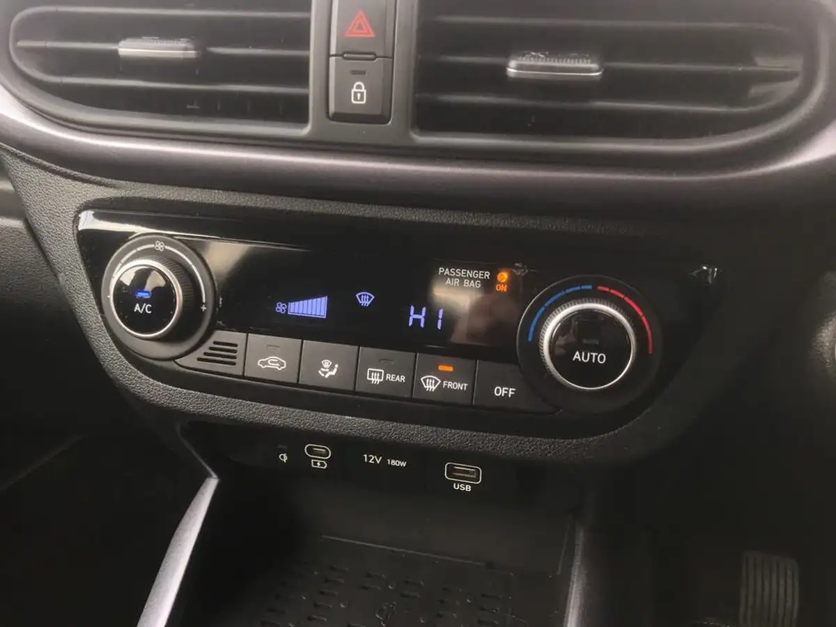 2025-hyundai-i10-12-premium-79ps-big-17