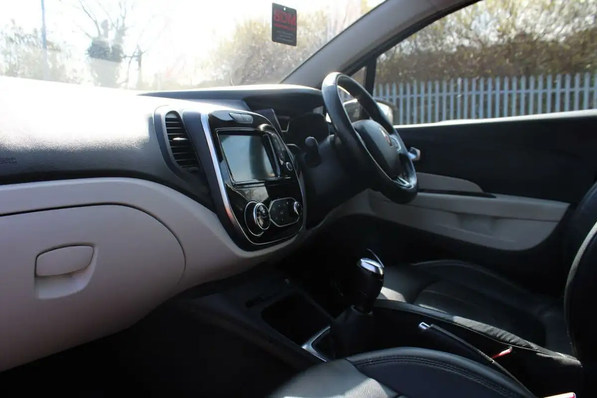 2019-renault-captur-09-tce-gt-line-big-14