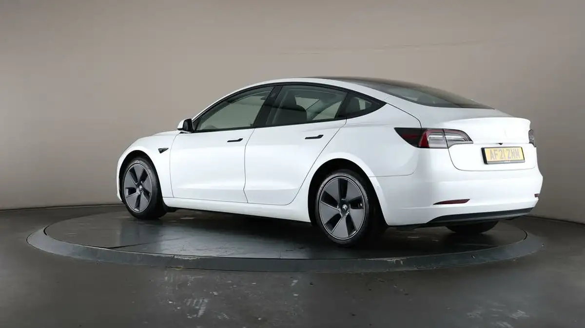 2021-tesla-model-3-e-standard-plus-big-5