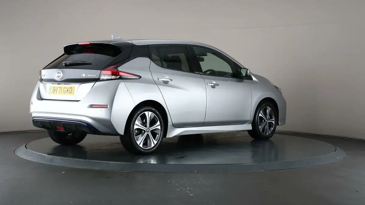 2021-nissan-leaf-e-tekna-big-60