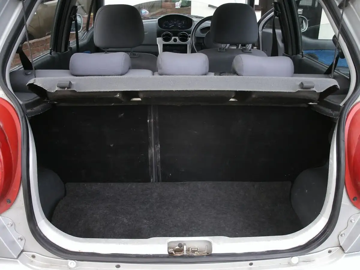2010-chevrolet-matiz-08-se-big-10
