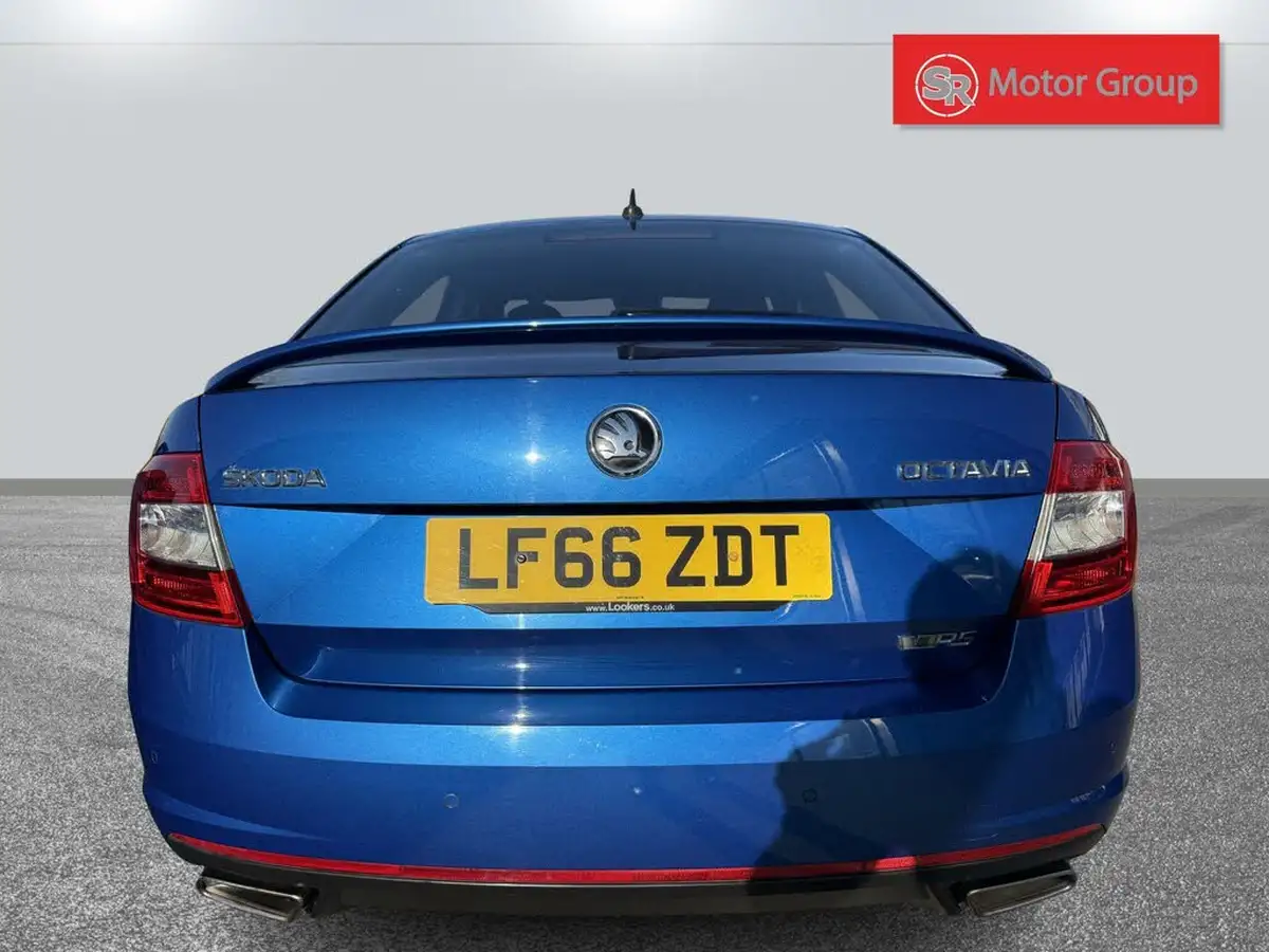 2016-skoda-octavia-20tdi-vrs-hatchback-big-7