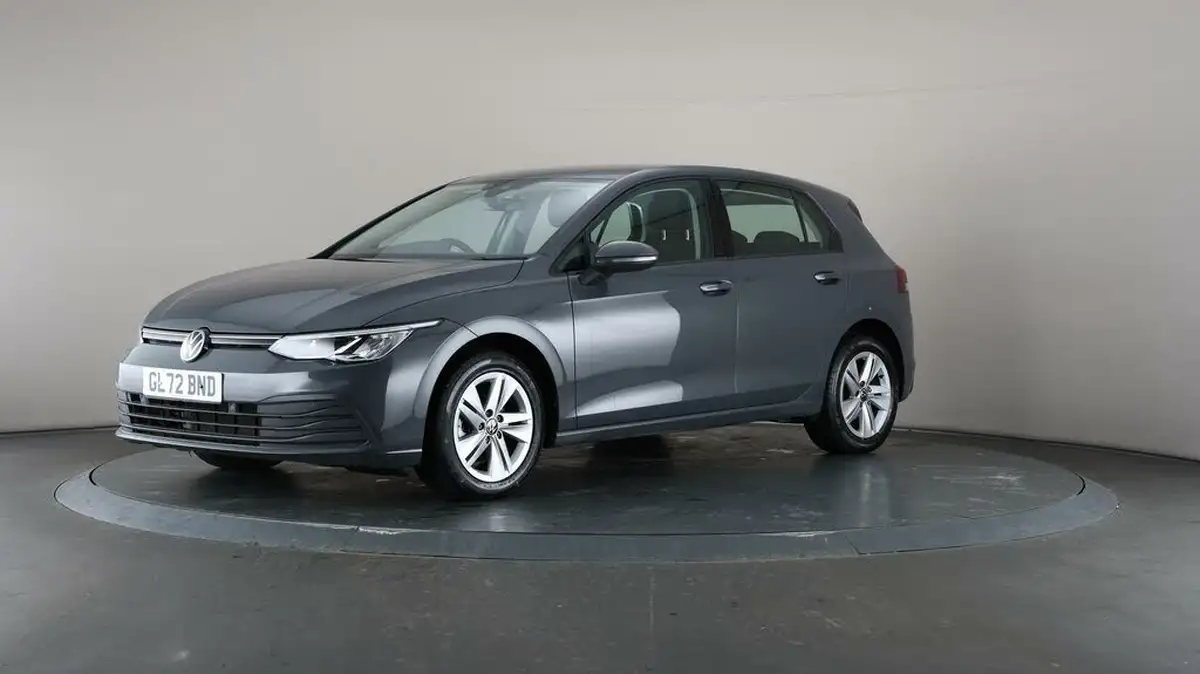 2022-volkswagen-golf-15-tsi-life-130ps-hatchback-big-3