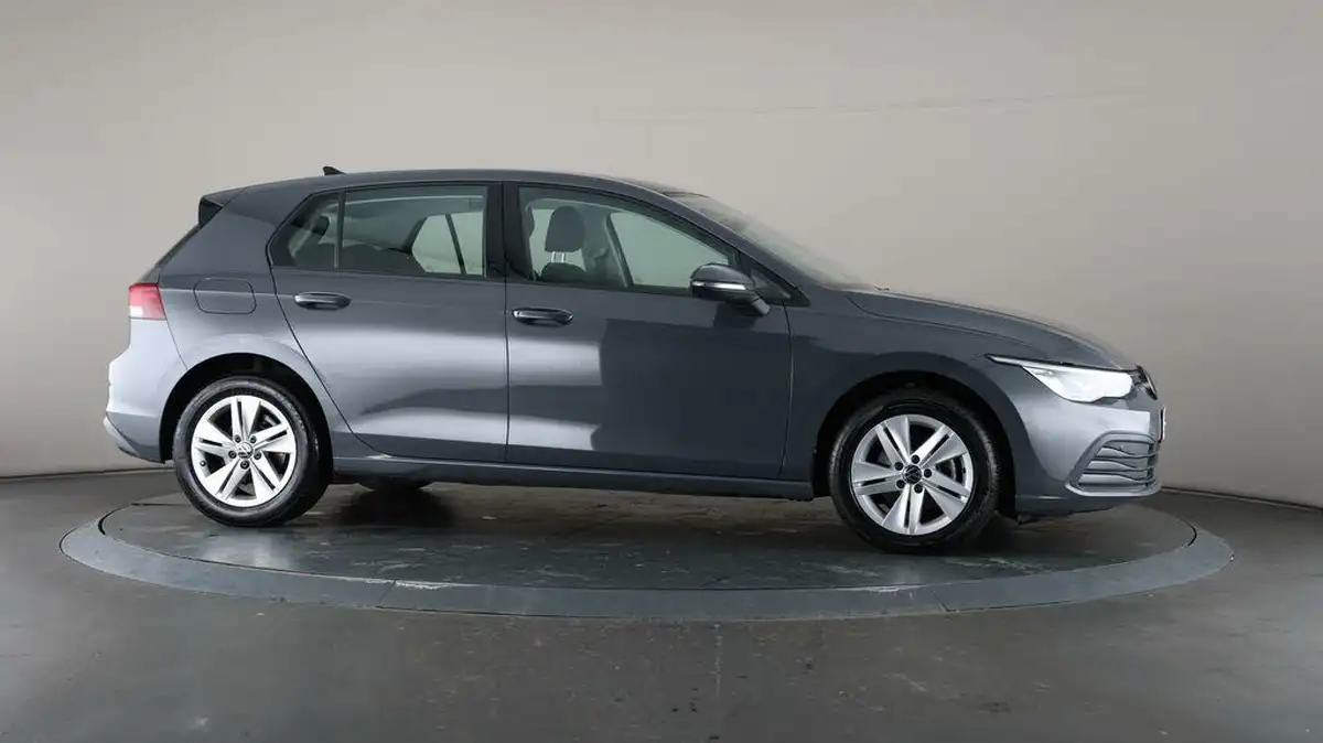 2022-volkswagen-golf-15-tsi-life-130ps-hatchback-big-49