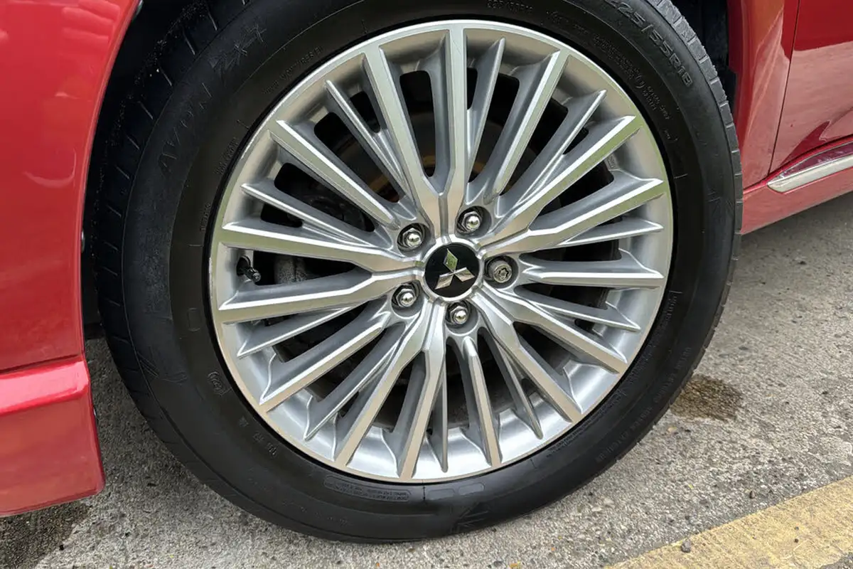 2019-mitsubishi-outlander-24-5h-phev-big-28