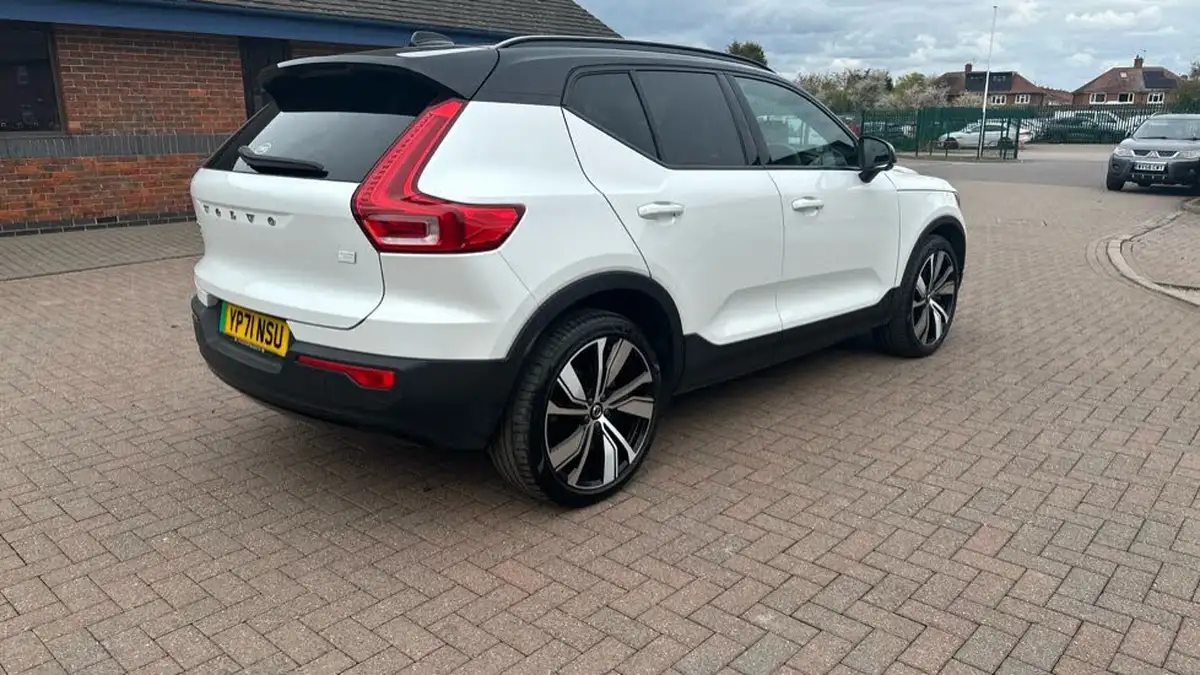 2021-volvo-c40-e-twin-recharge-pro-big-28