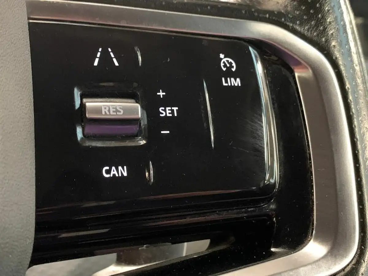 2021-land-rover-range-rover-evoque-15-p300e-r-dynamic-s-big-21