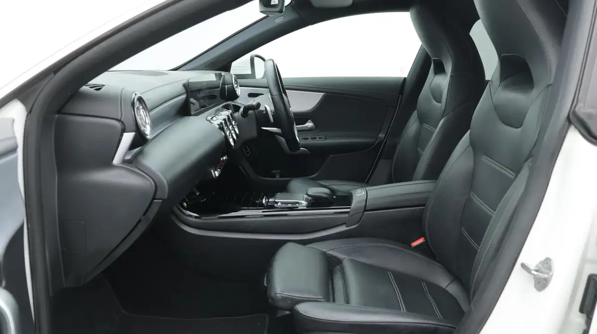2020-mercedes-benz-cla-13-cla-180-amg-line-premium-plus-coupe-4d-big-14
