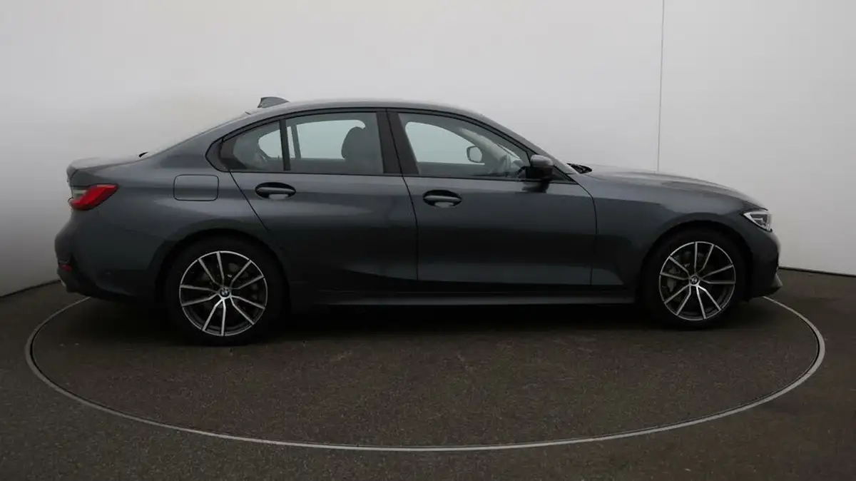 2020-bmw-3-series-20-330e-sport-pro-saloon-4d-big-42