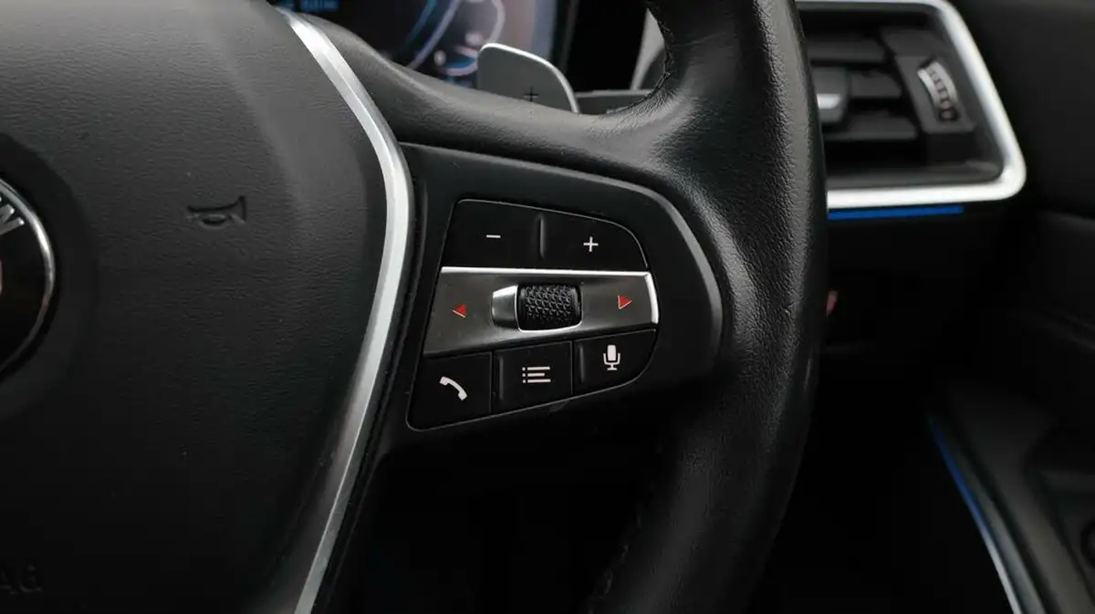 2020-bmw-3-series-20-330e-sport-pro-saloon-4d-big-24