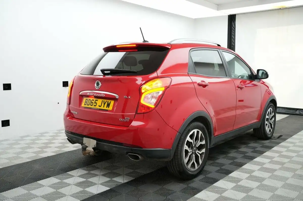 2015-kgm-ssangyong-korando-22td-elx-big-6