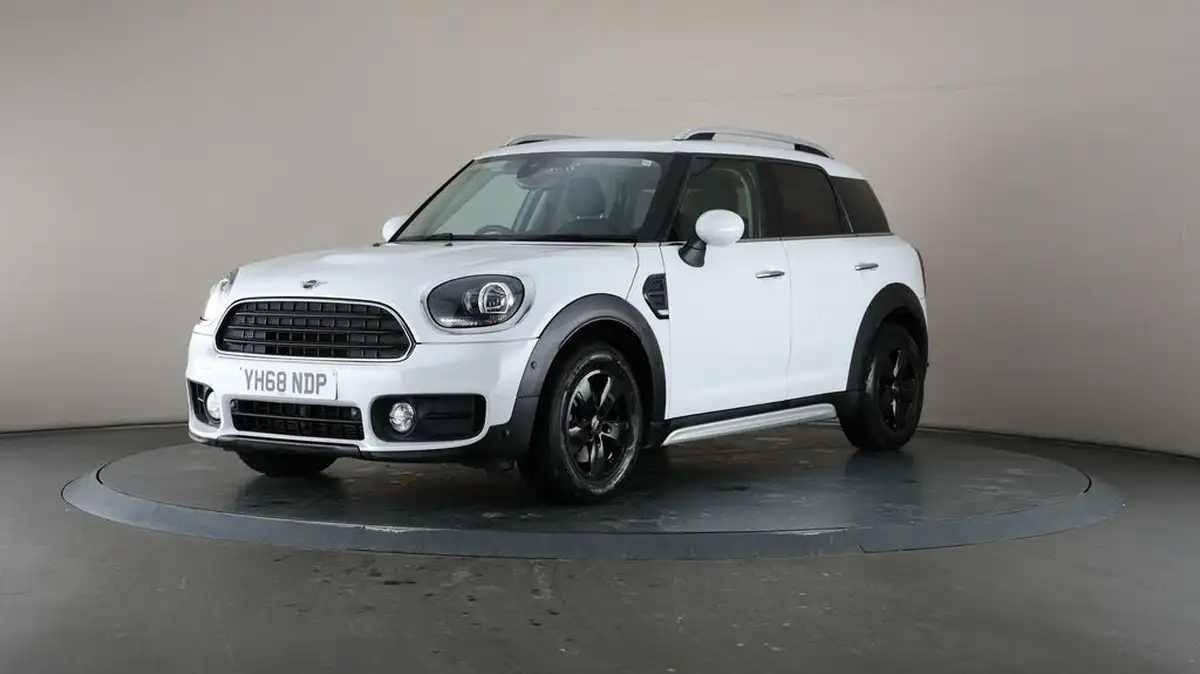 2019-mini-countryman-20td-cooper-d-classic-auto-big-37