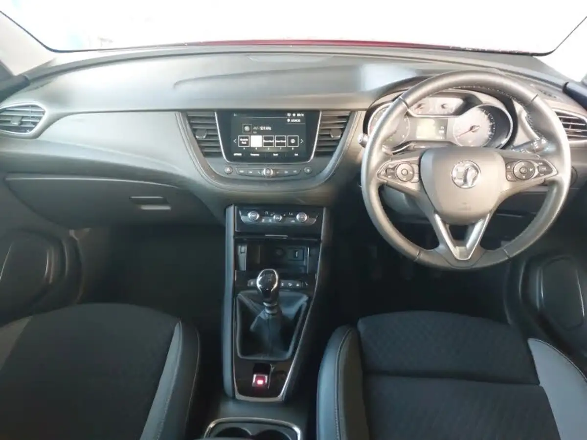 2021-vauxhall-grandland-x-12-griffin-big-2