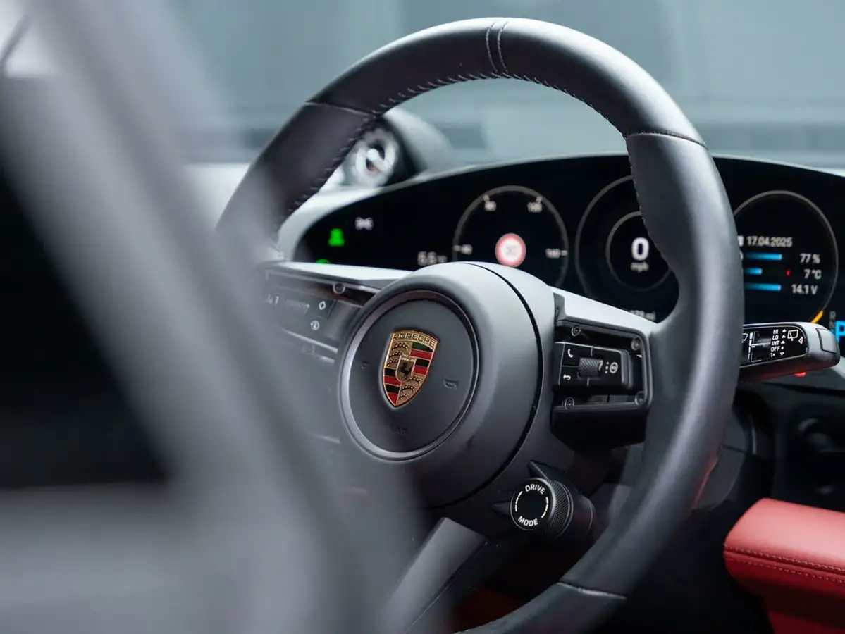 2023-porsche-taycan-e-turbo-s-cross-turismo-big-34