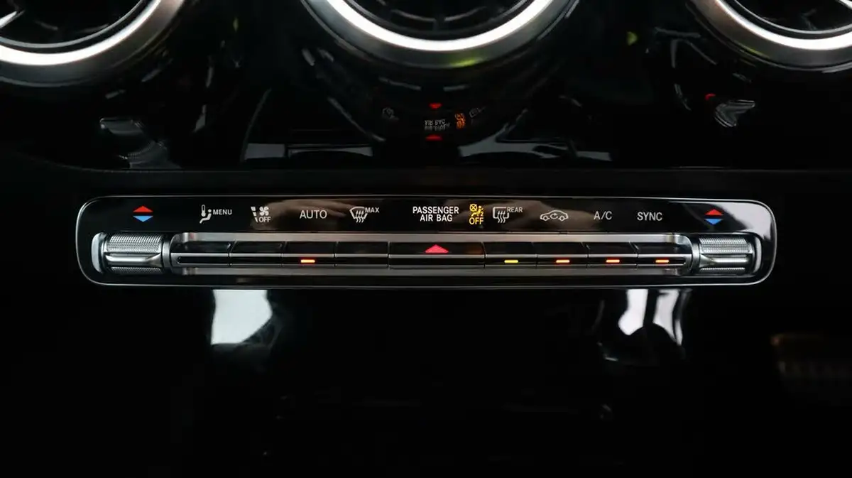 2021-mercedes-benz-cla-13-cla-200-amg-line-coupe-4d-big-12