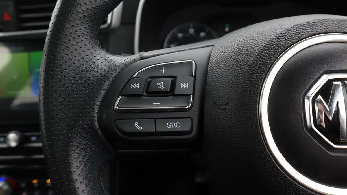 2020-mg-zs-suv-e-exclusive-ev-big-25
