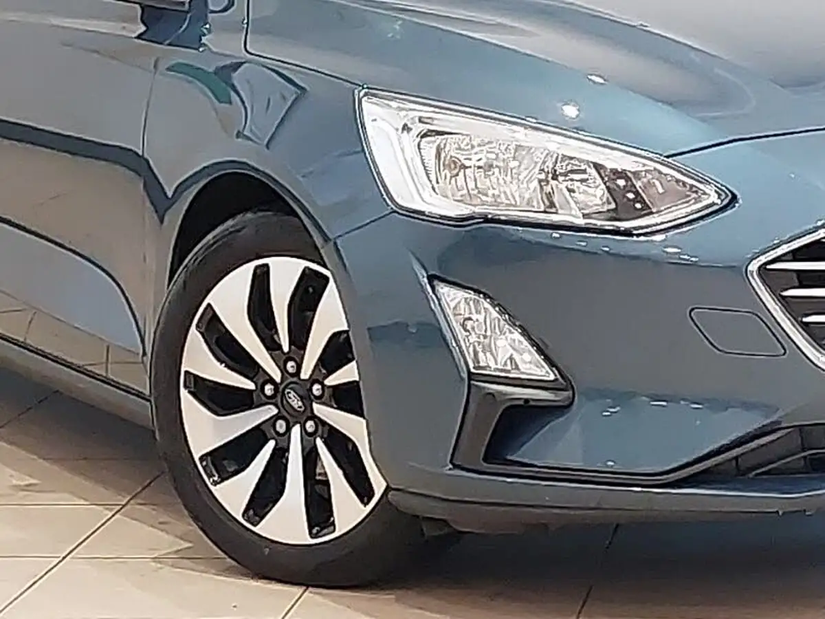 2019-ford-focus-10t-zetec-125ps-hatchback-big-8