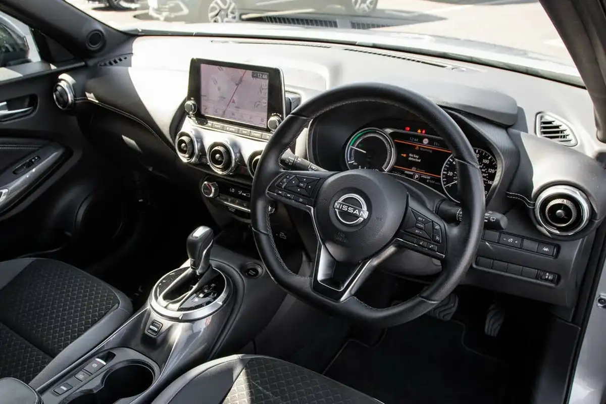 2022-nissan-juke-16-hybrid-n-connecta-big-4