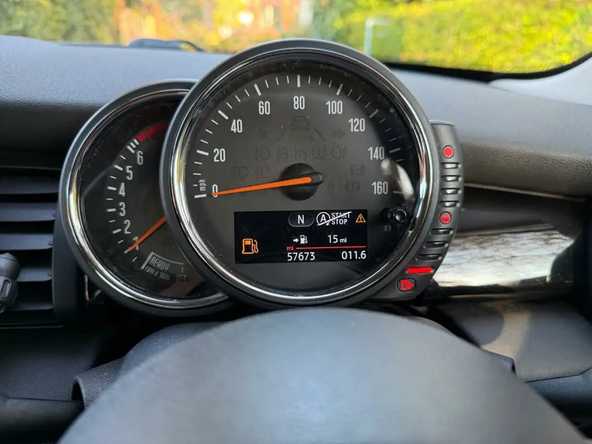 2015-mini-cooper-12-one-ss-5d-big-15