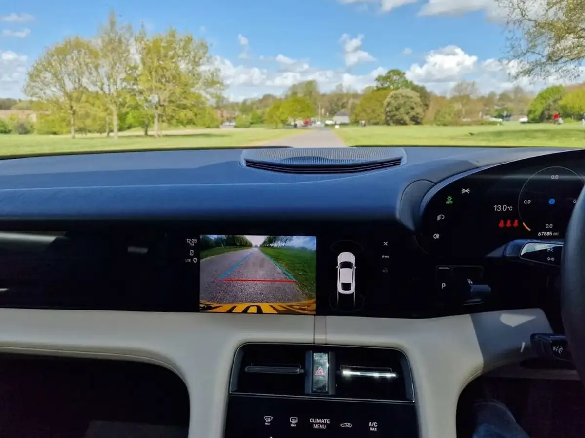 2020-porsche-taycan-e-4s-571ps-performance-battery-plus-big-14
