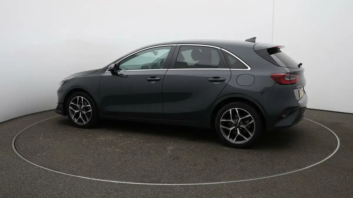 2022-kia-ceed-15-t-gdi-3-hatchback-big-39