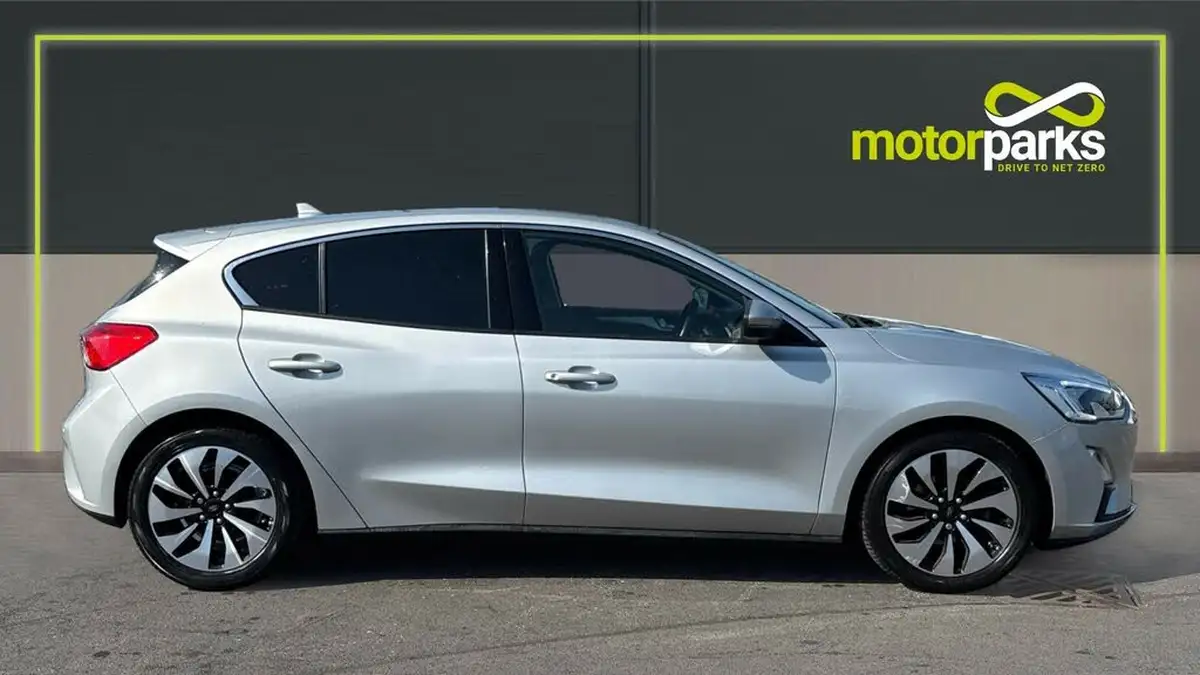 2018-ford-focus-10t-zetec-100ps-hatchback-big-1